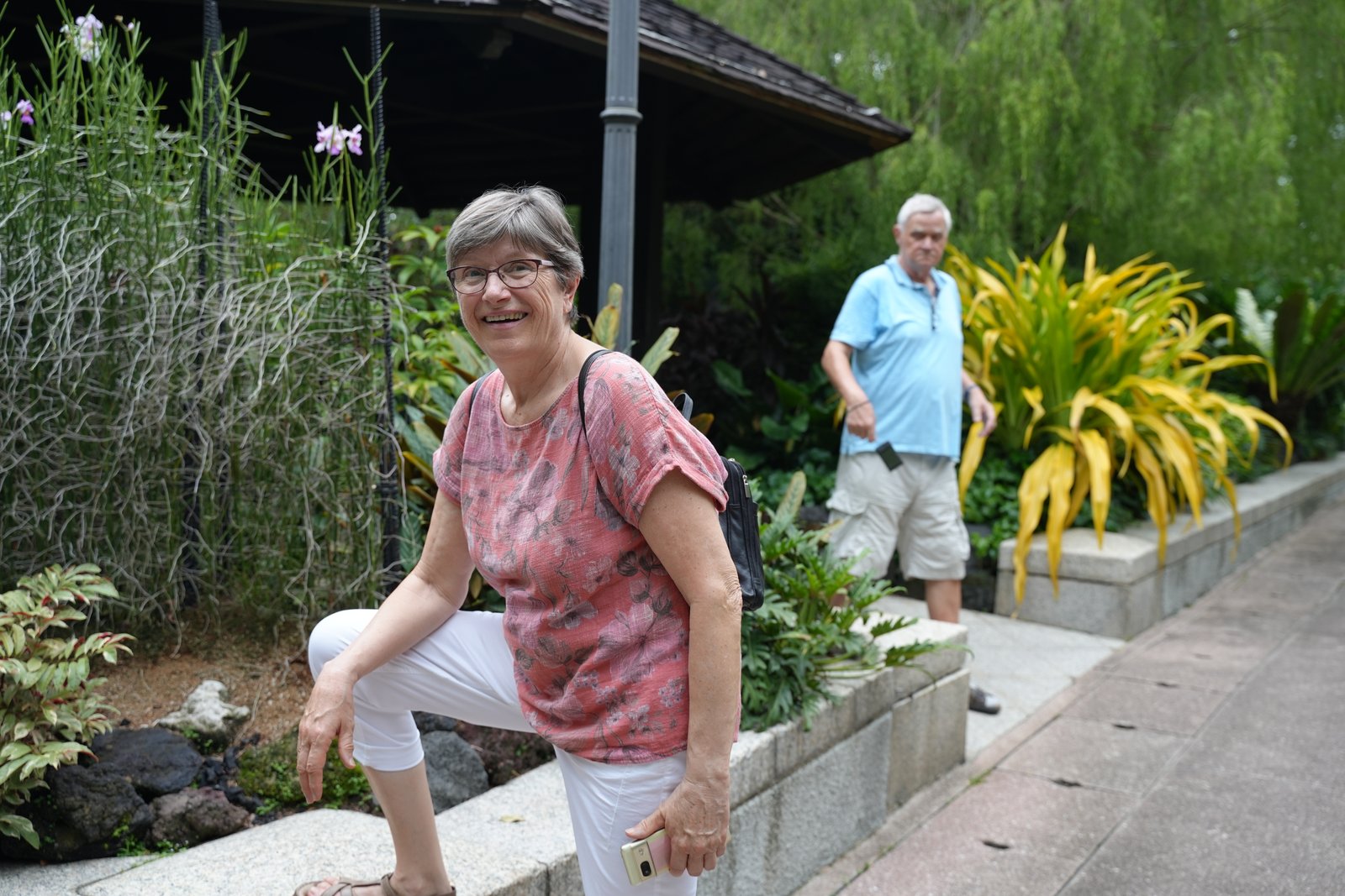Mutti und Papa im Orchideengarten