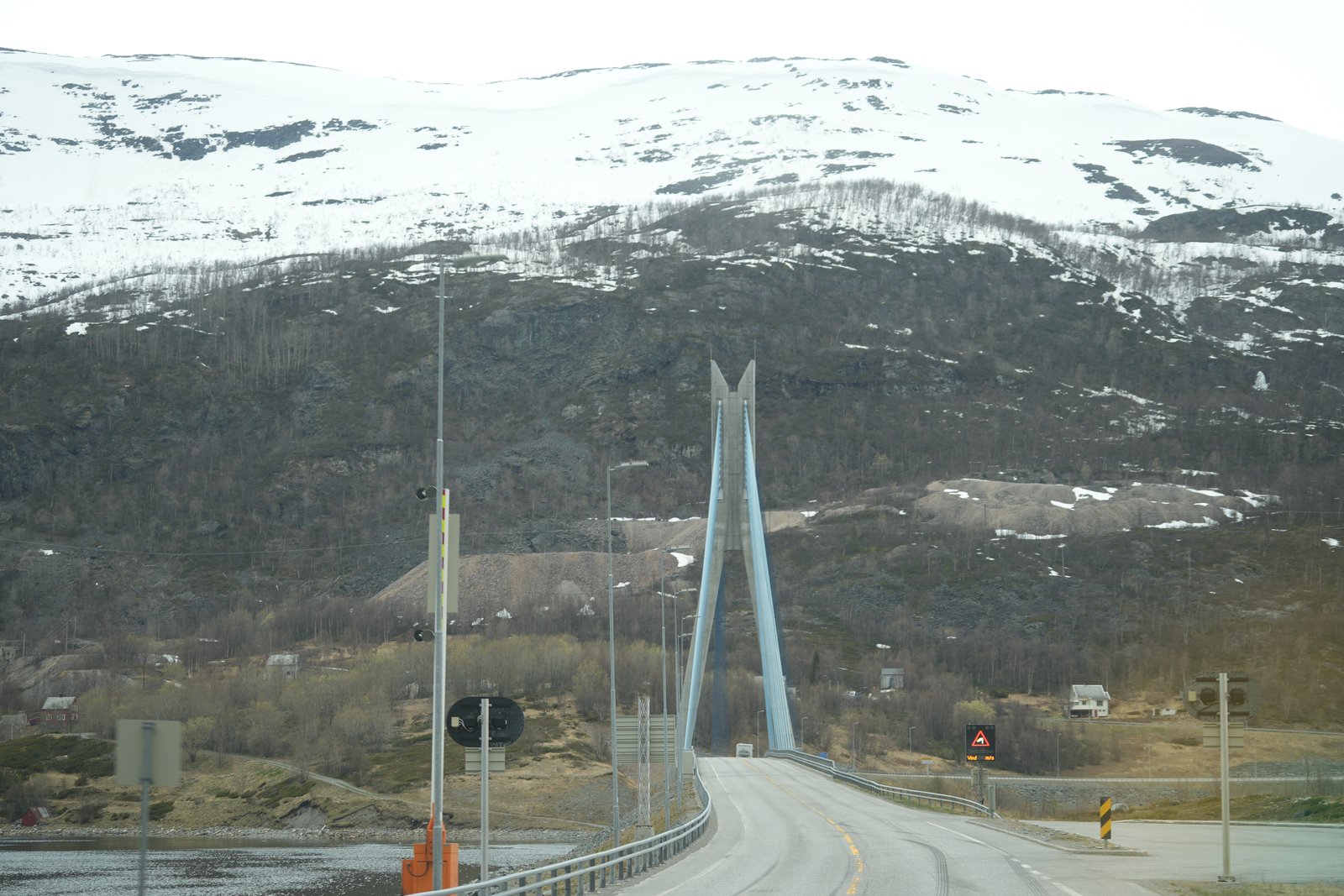 Brücke über den Fjord