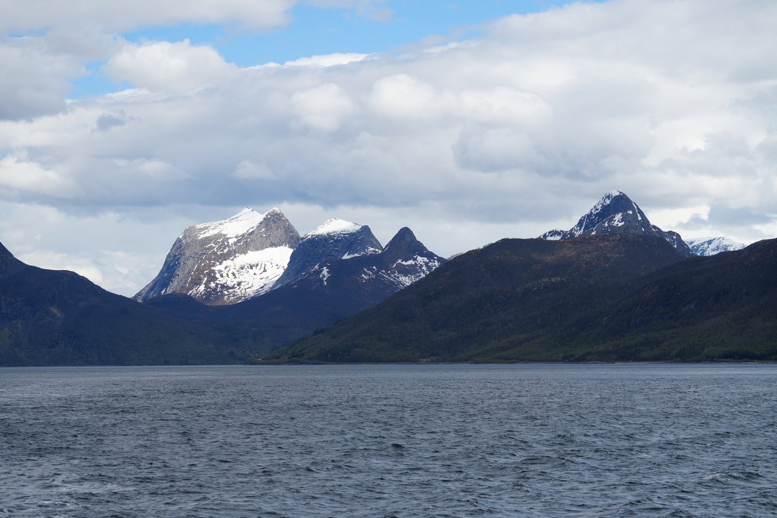 Spitze Gipfel am Tysfjord