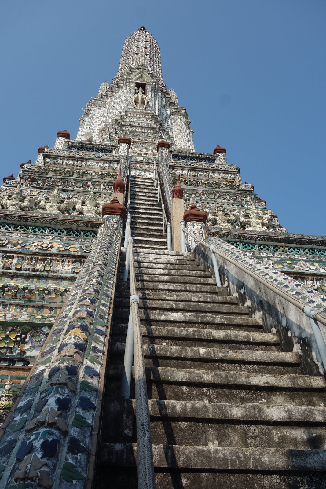 Steile Stufen am Wat Arun