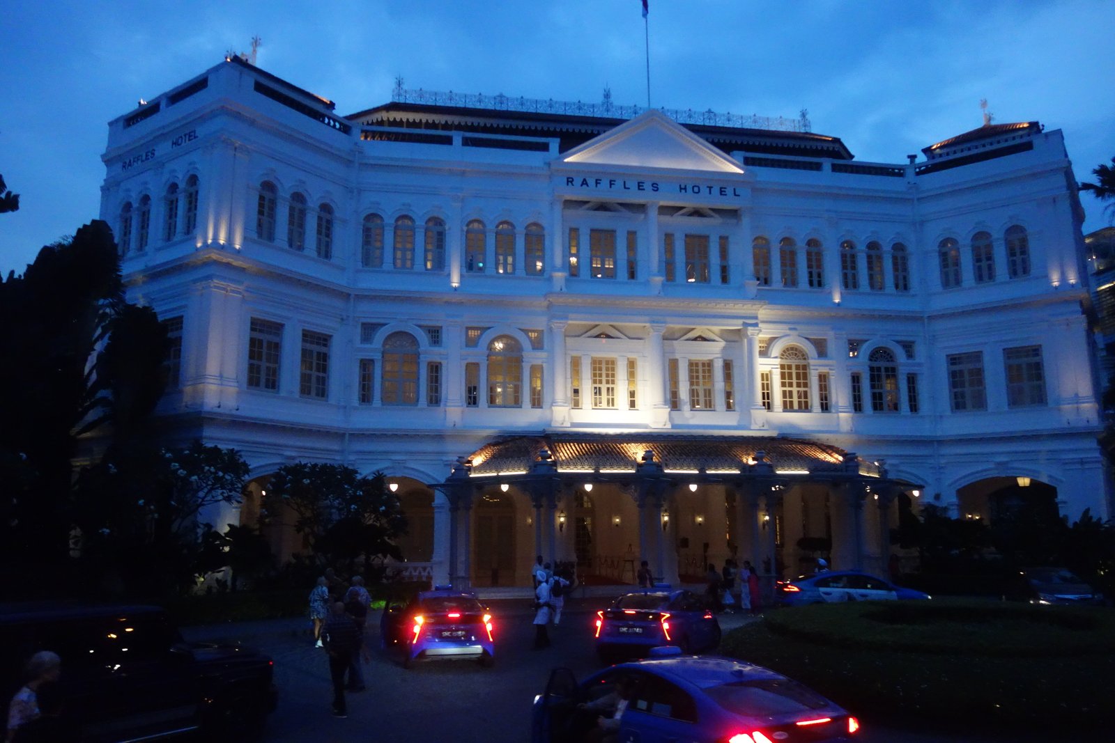Das Raffles Hotel, fotografiert von Papa