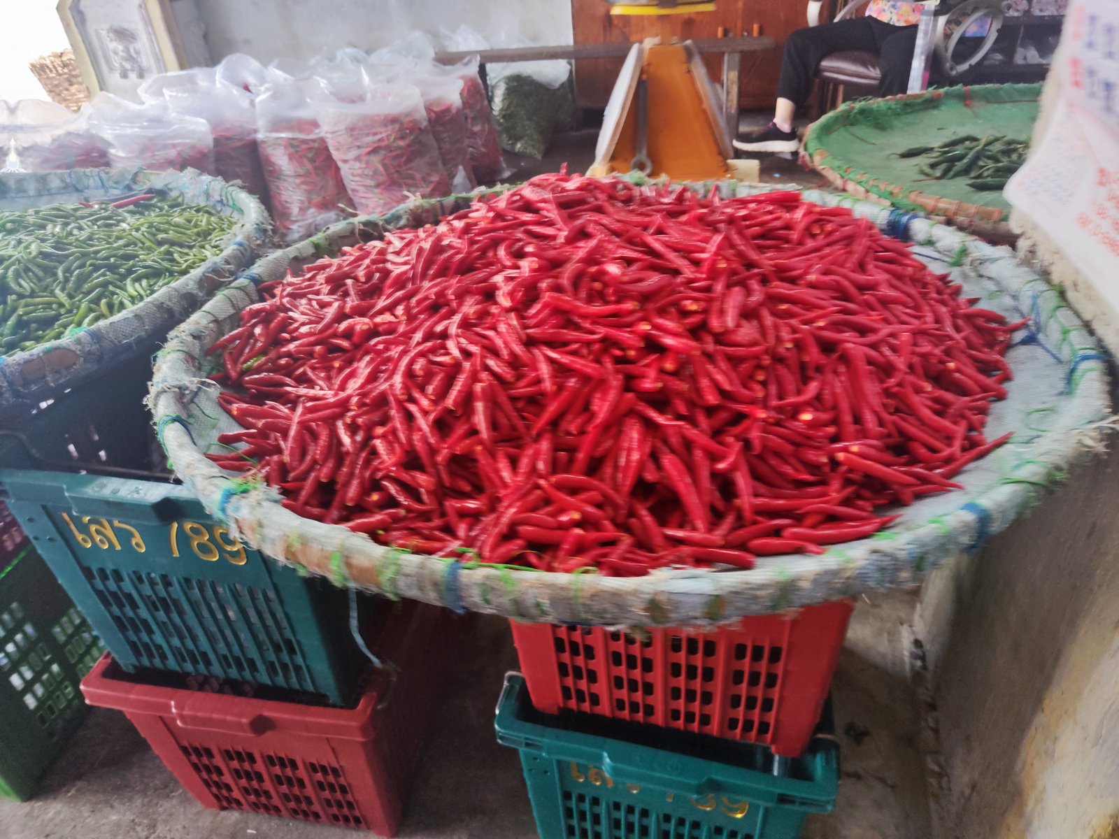 Chilis in rauen Mengen