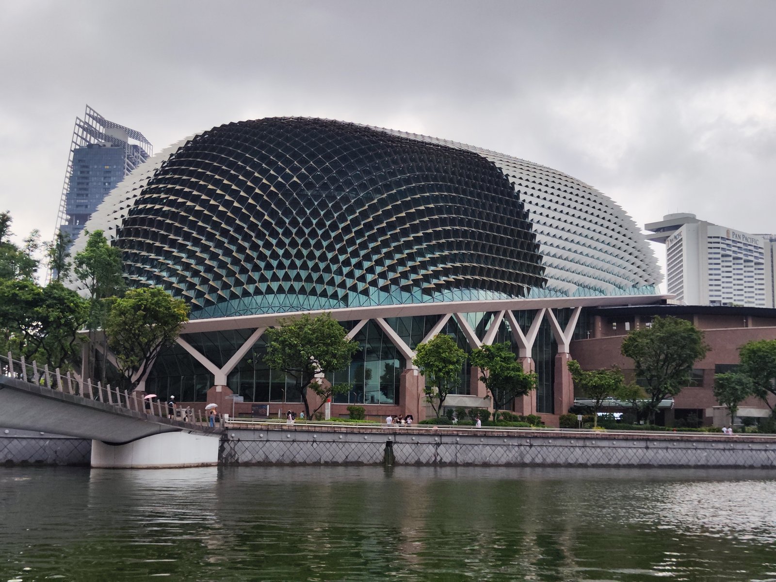 Die Esplanade, wegen ihrer Form auch „Durian“ genannt
