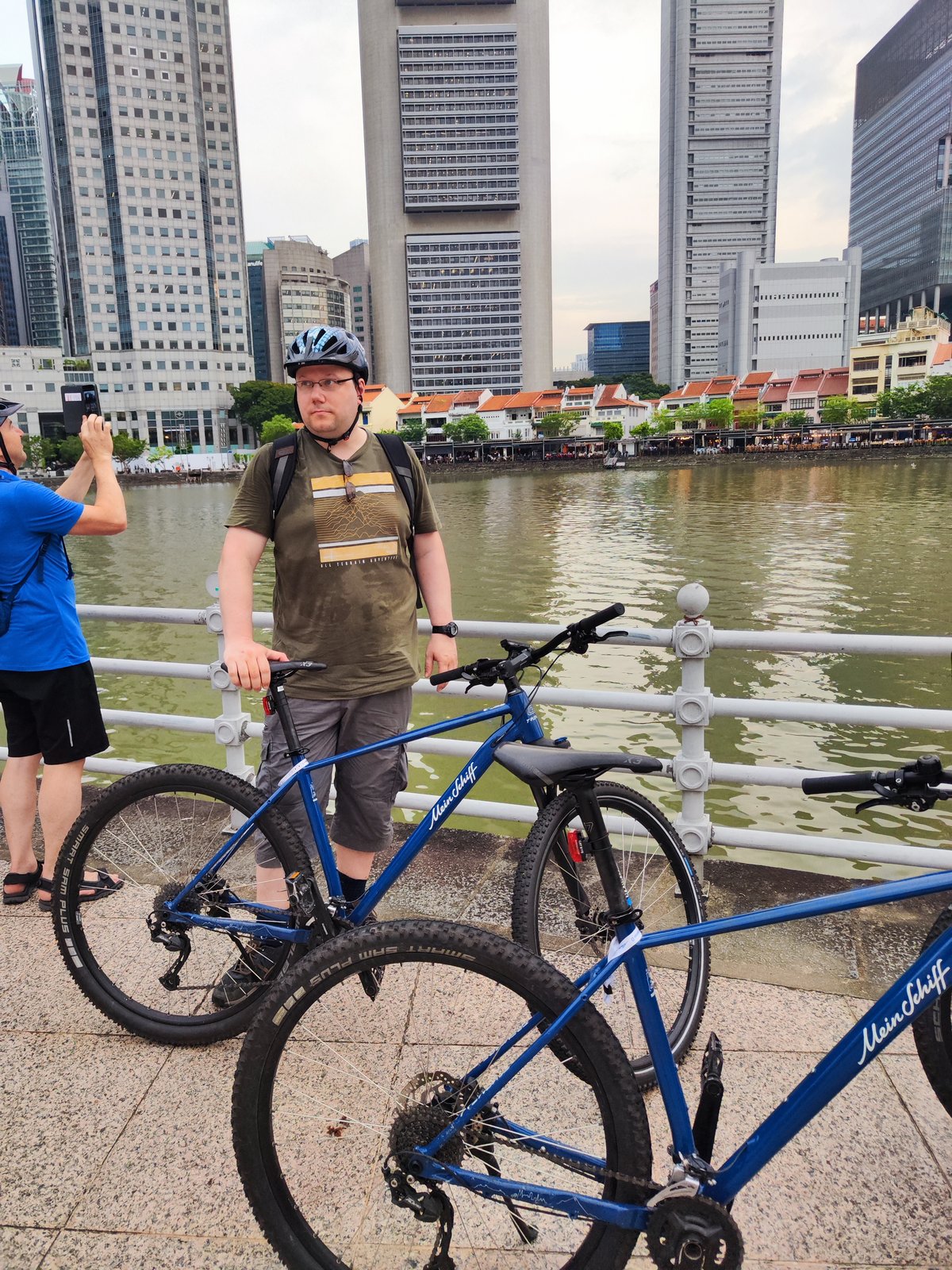 Frank mit Rad am Boat Quay