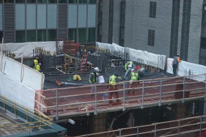 01 Baurbeiter gegenüber unserem Hotel